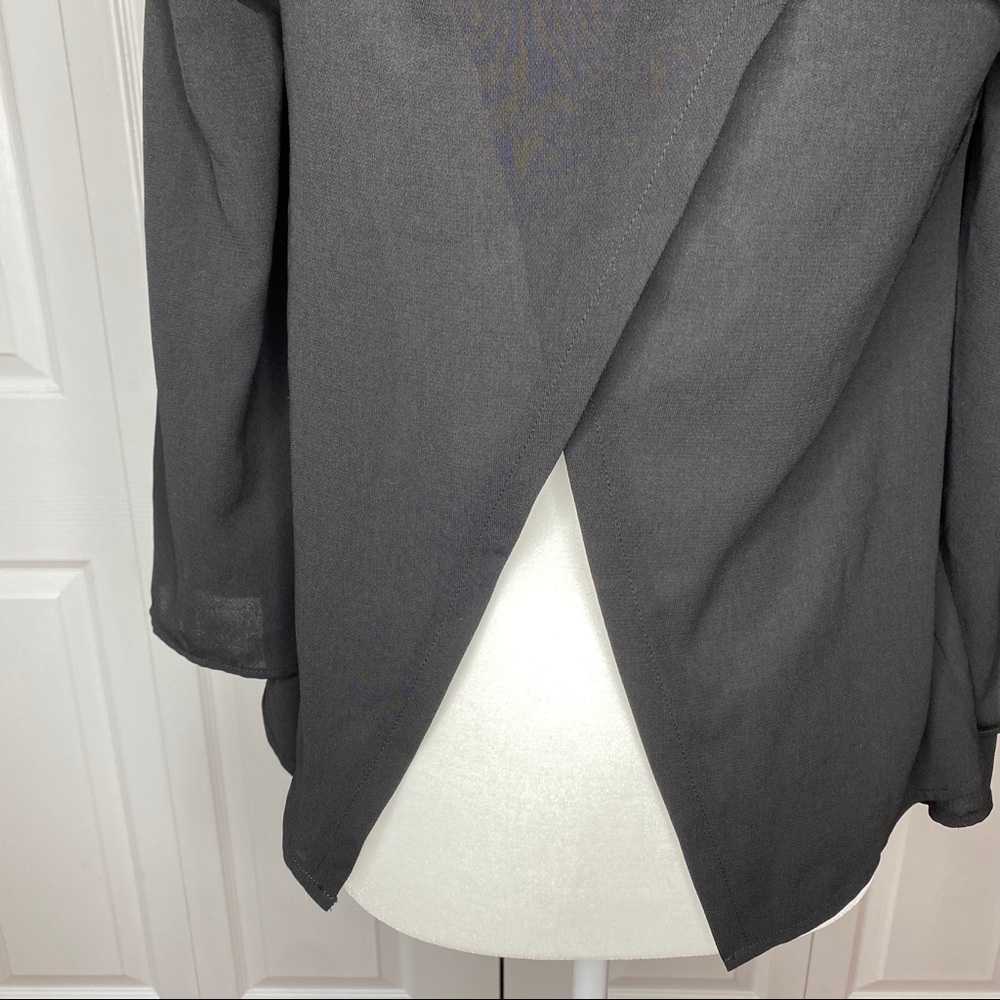 🔥SOLD🔥 Essue Off Shoulder Top Black Size Small - Picture 7 of 16